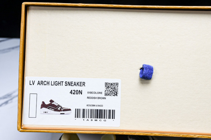 LV TRAINER SNEAKER 24051002