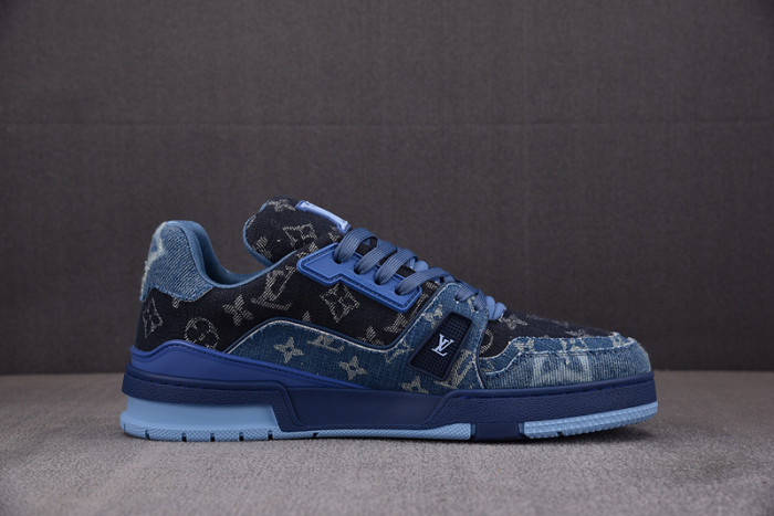 LV TRAINER SNEAKER 2406205