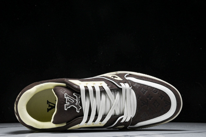 LV TRAINER SNEAKER 24051002