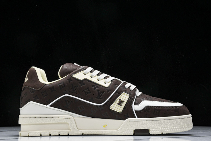 LV TRAINER SNEAKER 24051002