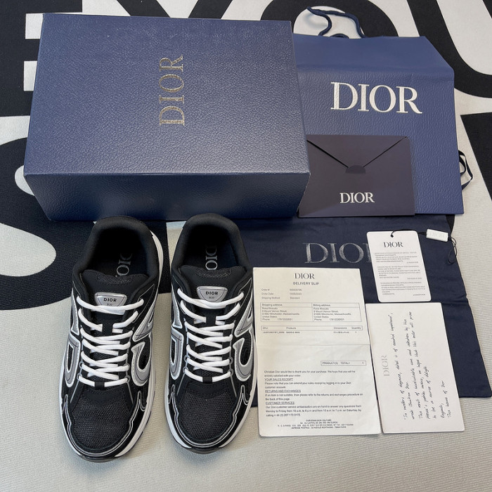 DR B30 Sneakers