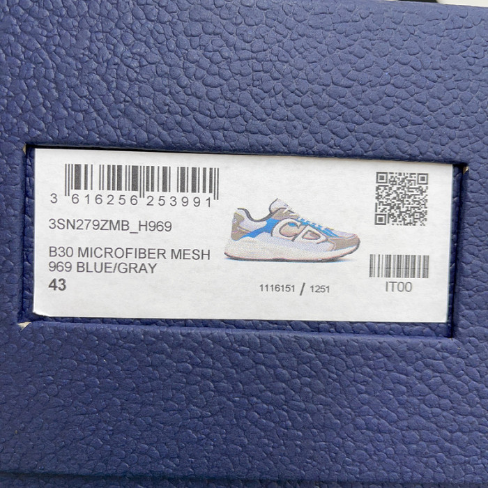 DR B30 Sneakers