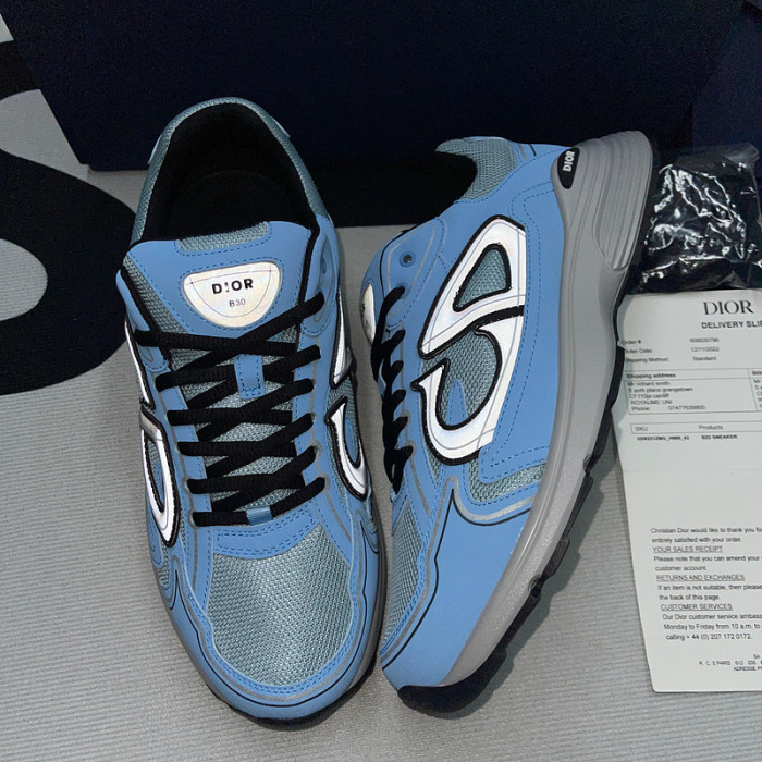 DR B30 Sneakers