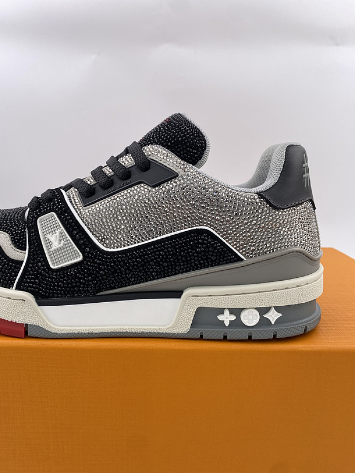 LV TRAINER SNEAKER