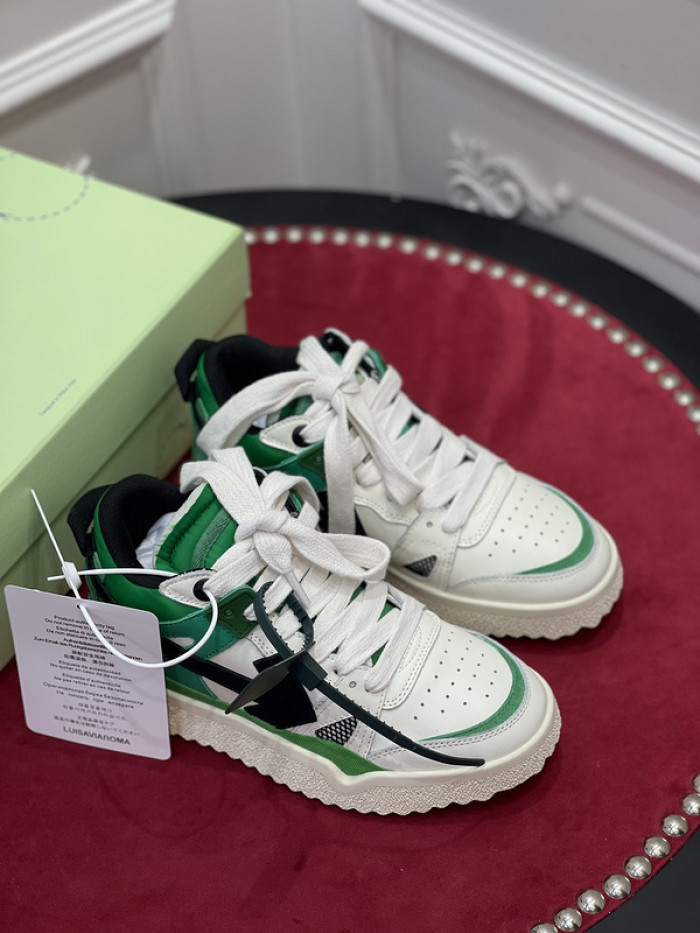OFF-WHITE SNEAKER