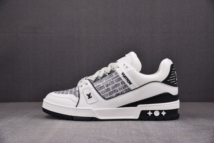 LV TRAINER SNEAKER