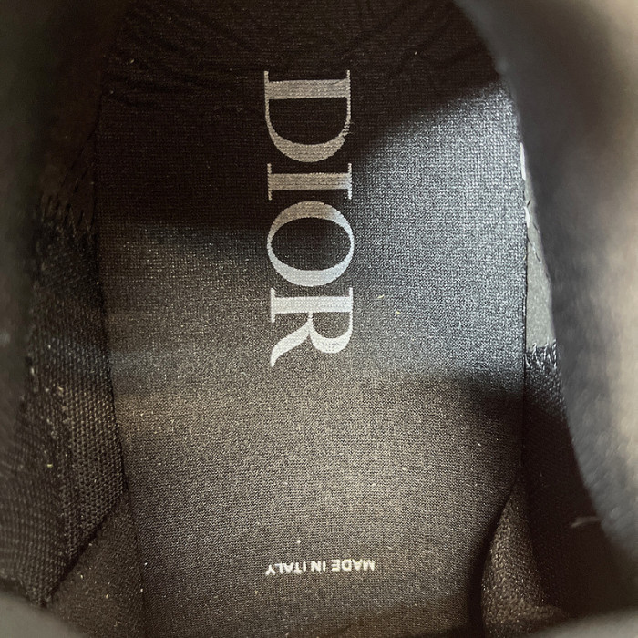 DR B30 Sneakers