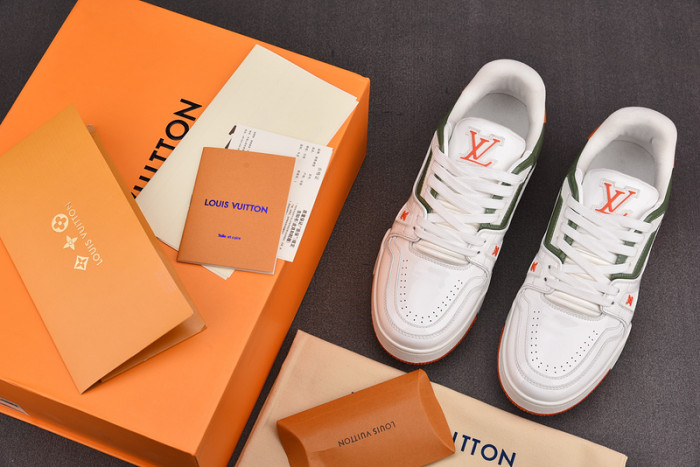 LV TRAINER SNEAKER LOW