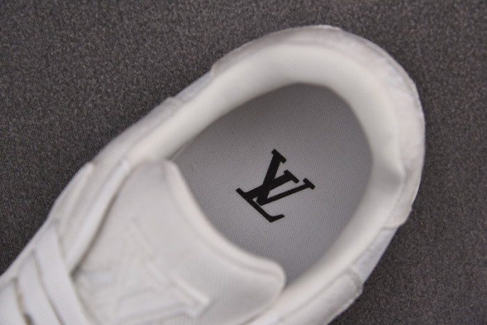LV TRAINER SNEAKER LOW