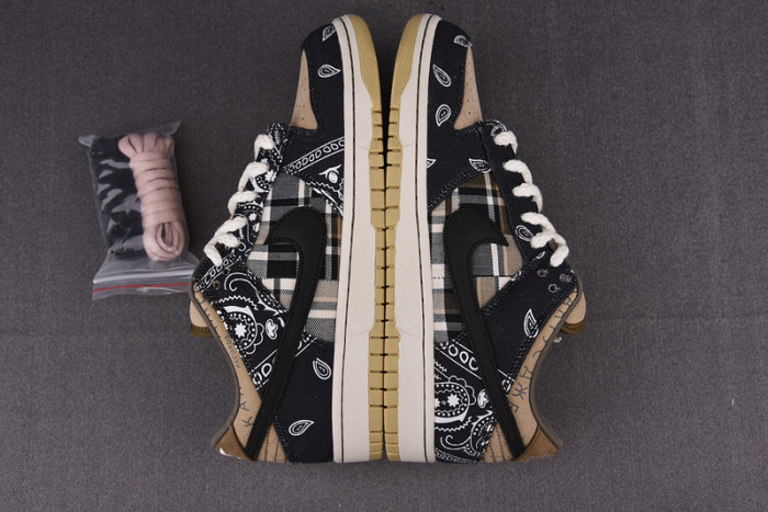 Travis Scott x Nike SB Dunk Low CT5053-001