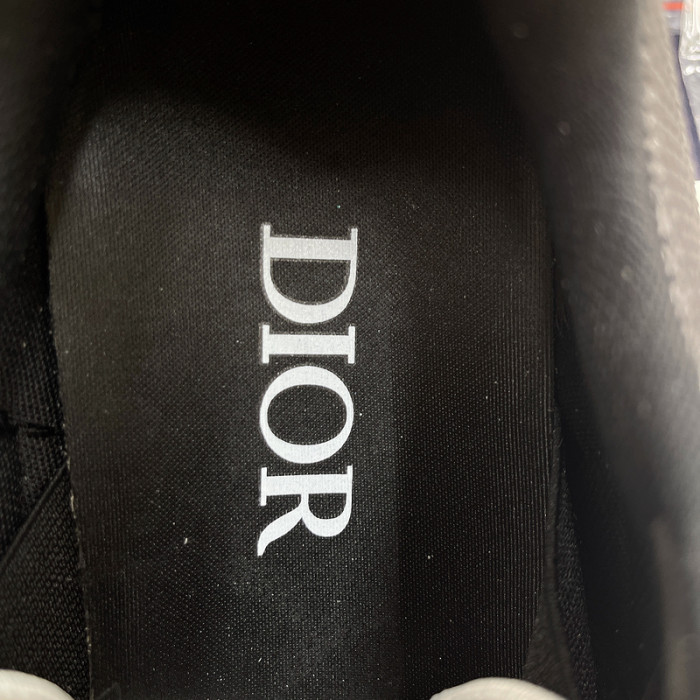 DR B30 Sneakers