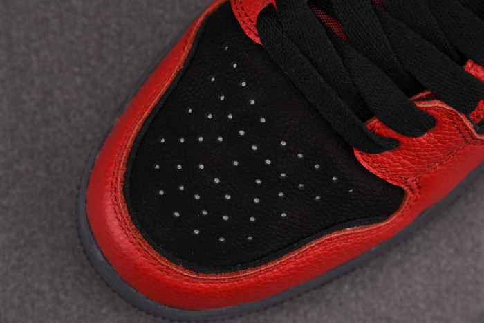 B*PE SNEAKER