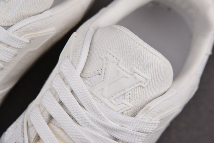 LV TRAINER SNEAKER LOW