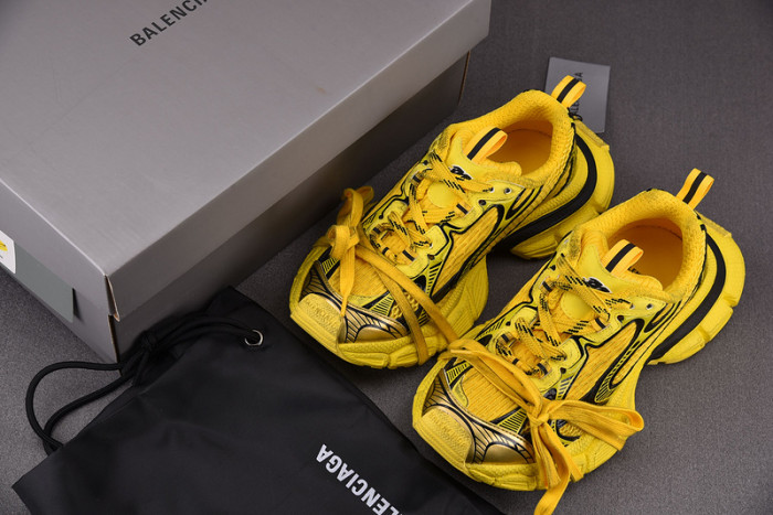 BLCG 3XL SNEAKER 524039 W2FA1 9010