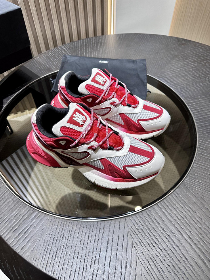 AR1M1 Low-Top Sneaker