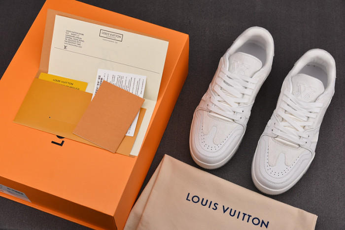 LV TRAINER SNEAKER LOW