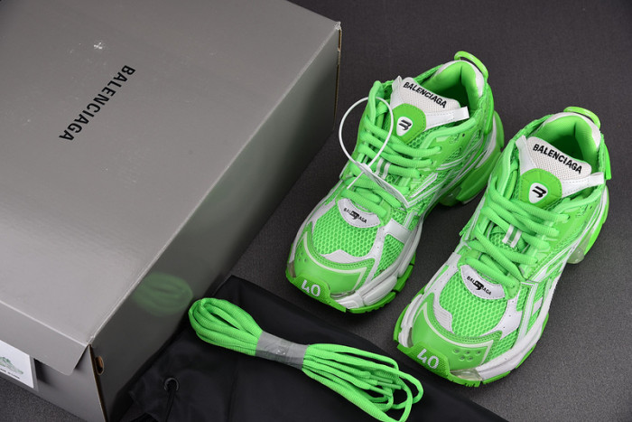 BLCG RUNNER SNEAKER 677403 W3RBM 3590