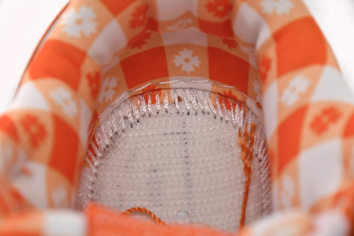 Concepts x Nike SB Dunk Low “Orange Lobster” FD8776-800