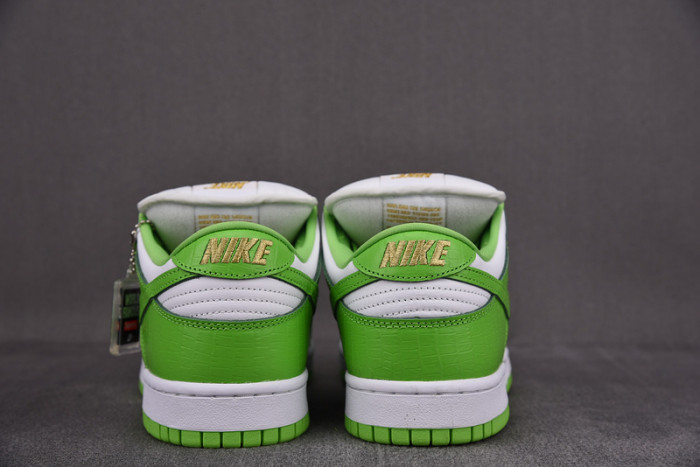 nike sb dunk low S*pre* stars mean green (2021) dh3228-101