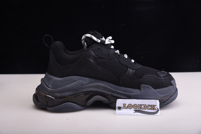 BLCG Wmns Triple S Trainer