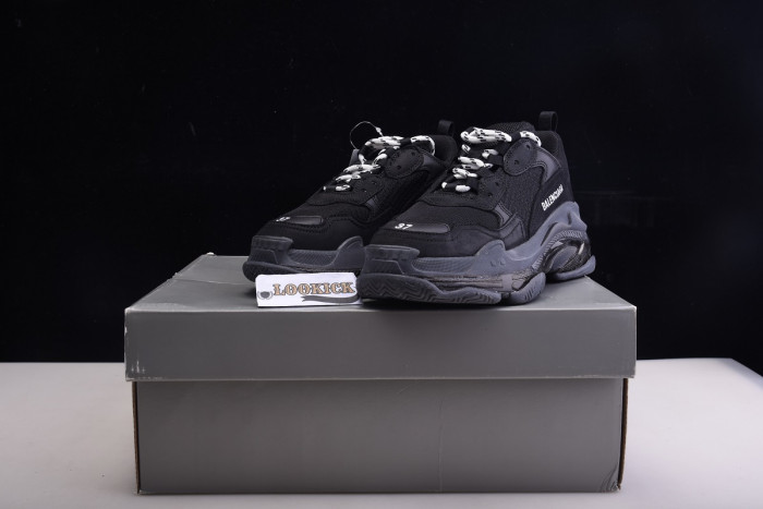 BLCG Wmns Triple S Trainer