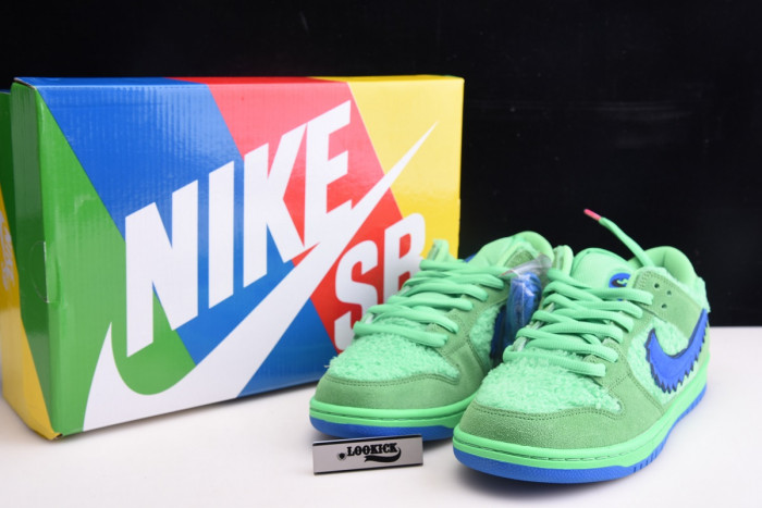 Grateful Dead x Nike SB Dunk Low “Green Bear” CJ5378-300