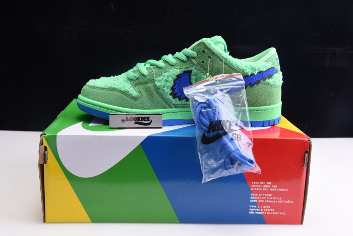 Grateful Dead x Nike SB Dunk Low “Green Bear” CJ5378-300