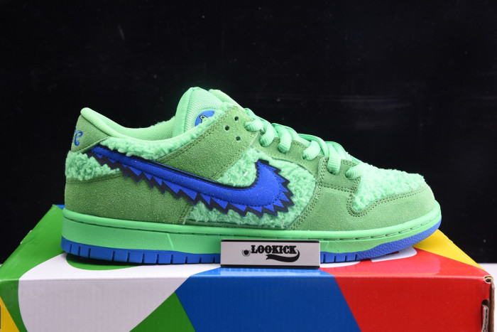 Grateful Dead x Nike SB Dunk Low “Green Bear” CJ5378-300