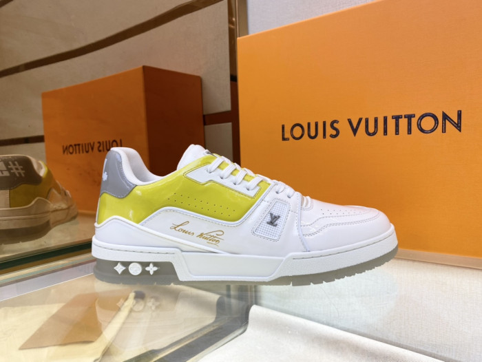 LV TRAINER SNEAKER LOW