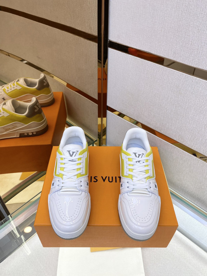 LV TRAINER SNEAKER LOW